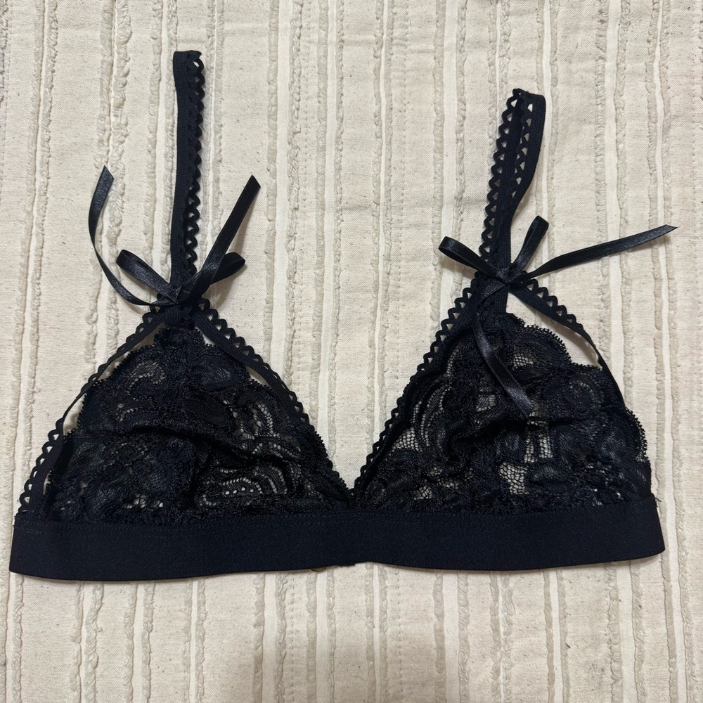 Mapale Elegant Black Lace Bralette